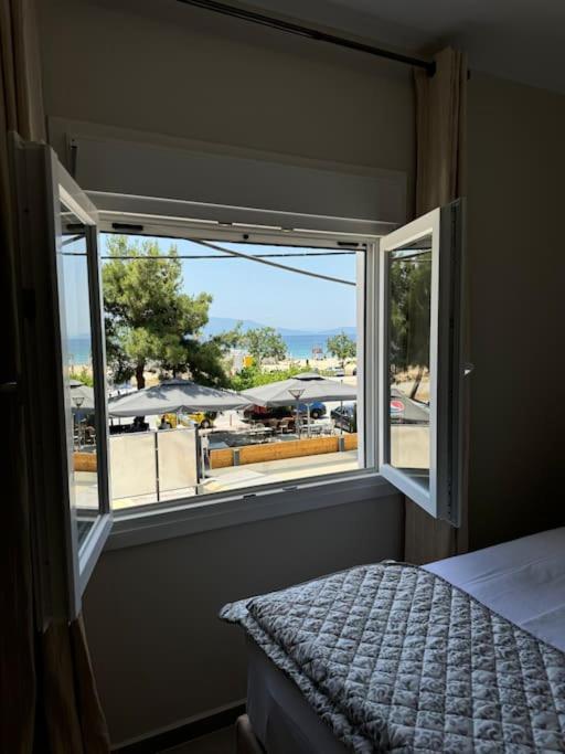 Seaviewapartment Ofrinion Ngoại thất bức ảnh